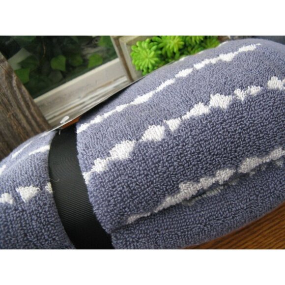 New Donna Karan DKNY Blue w/ White Pattern Stripe Bathroom Hand Towels Set of 2 - Picture 5 of 5